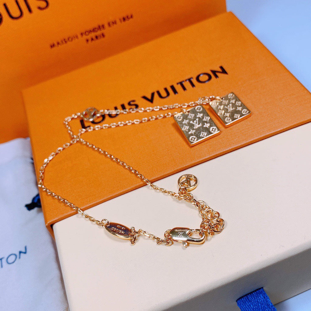 BG - Holiday Necklace louis vuitton018