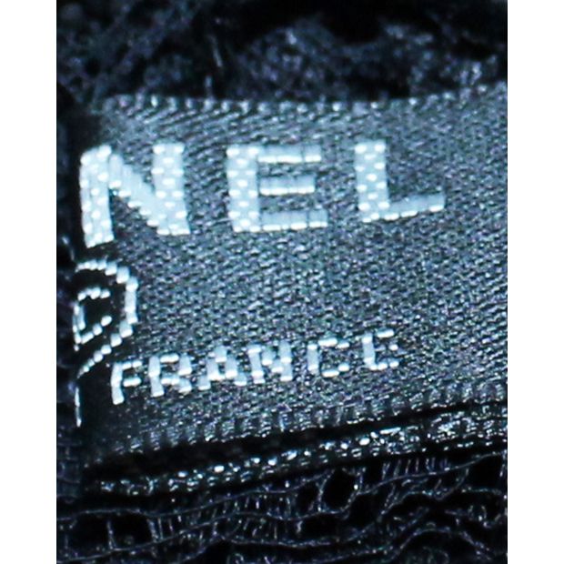 CHANEL Long Lace Gloves