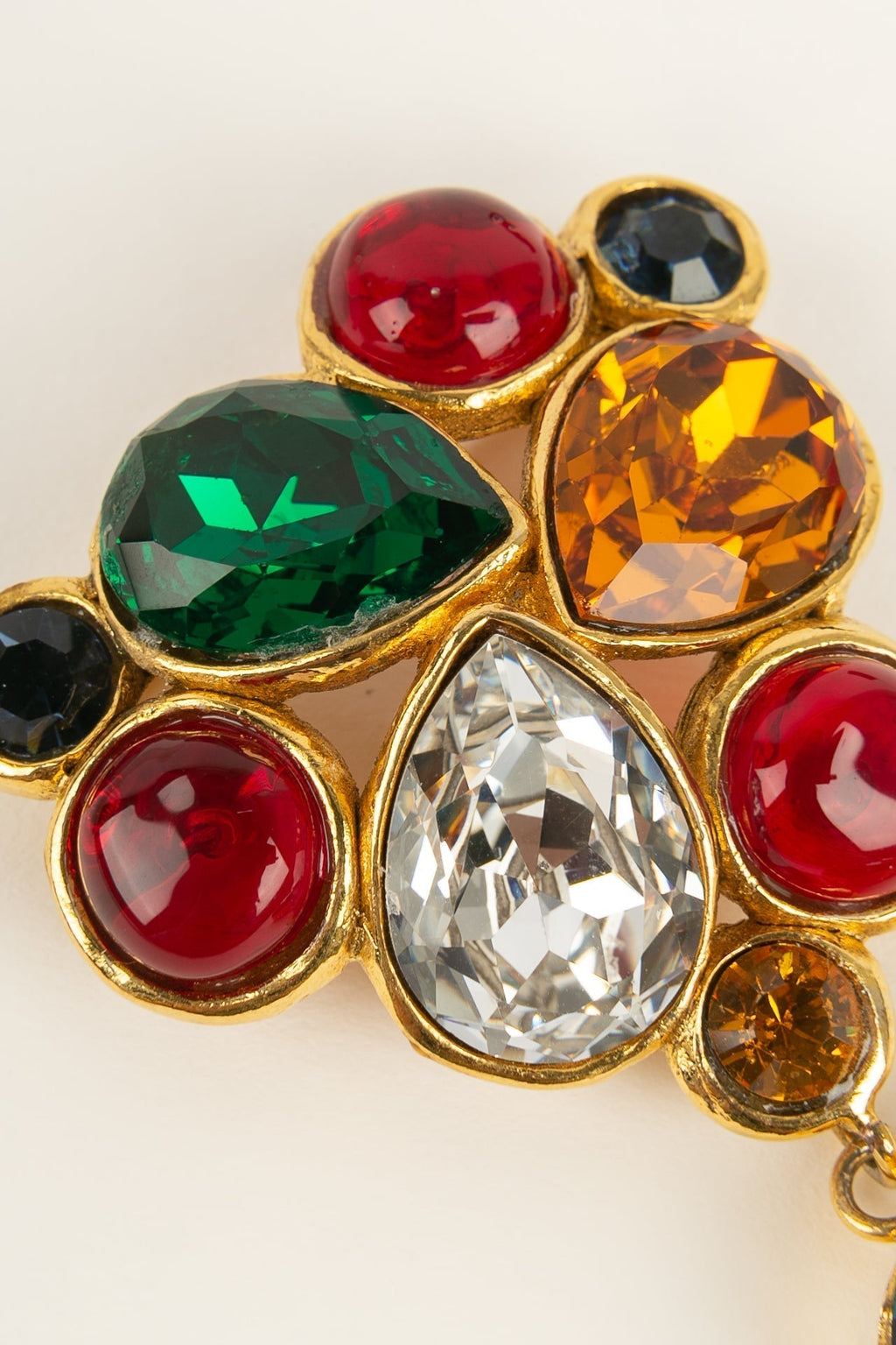 Broche strassée Chanel