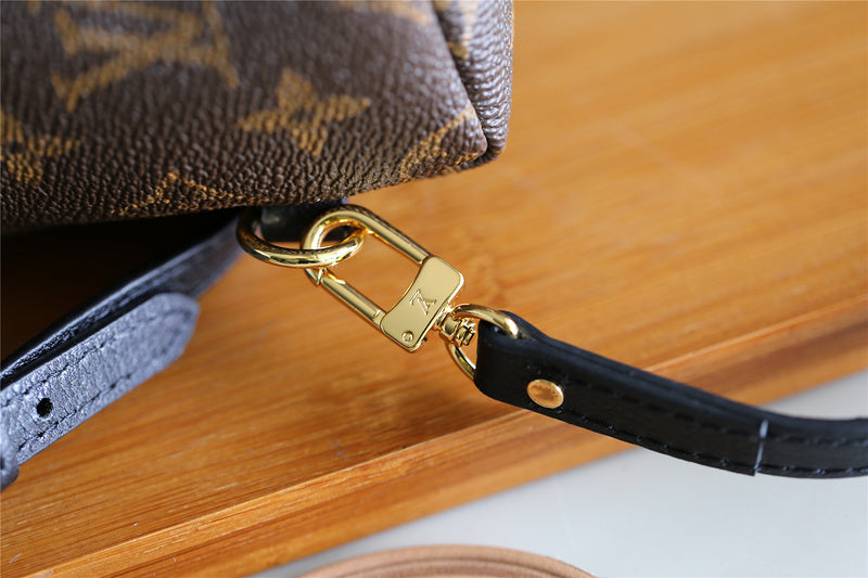 Luxury - Louis Vuitton Bags - 031