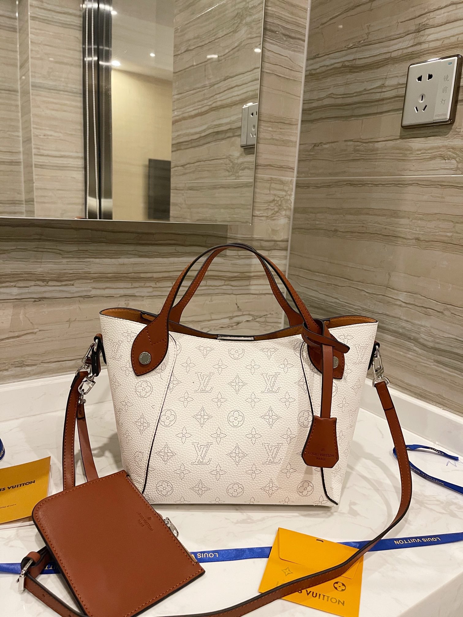 Designer Handbags louis vuitton 085
