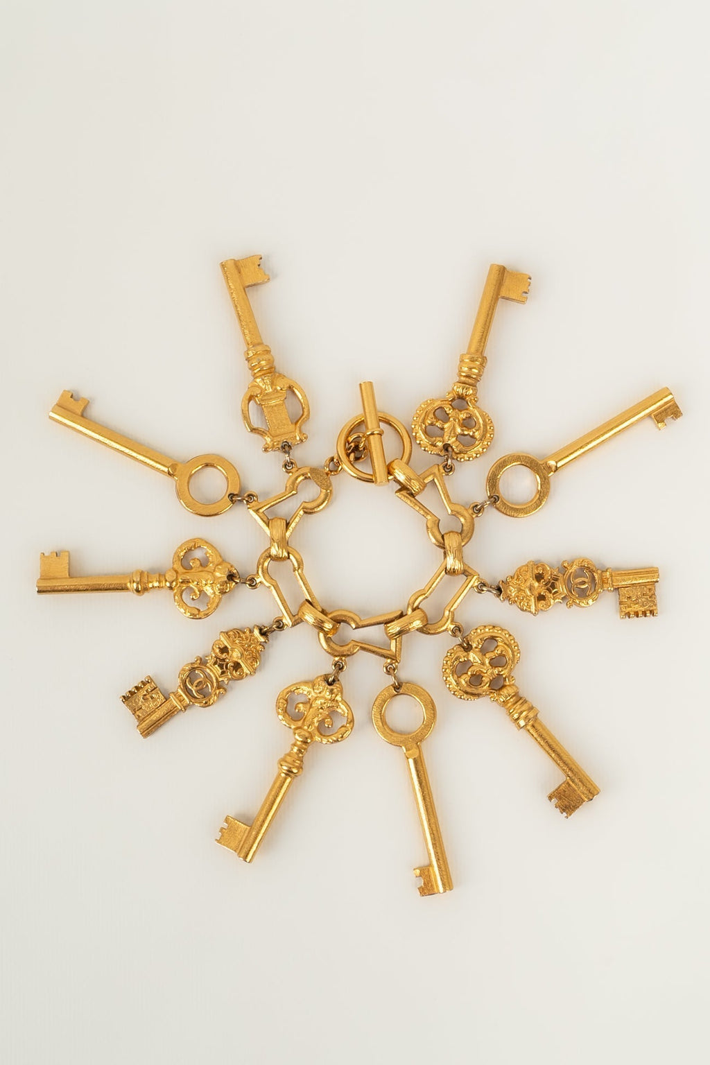 Iconique bracelet "cl��s" Chanel 1993