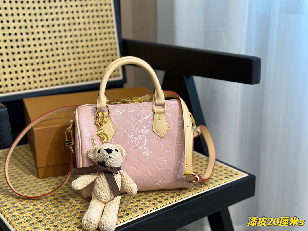 Luxury Bags Louis Vuitton  737