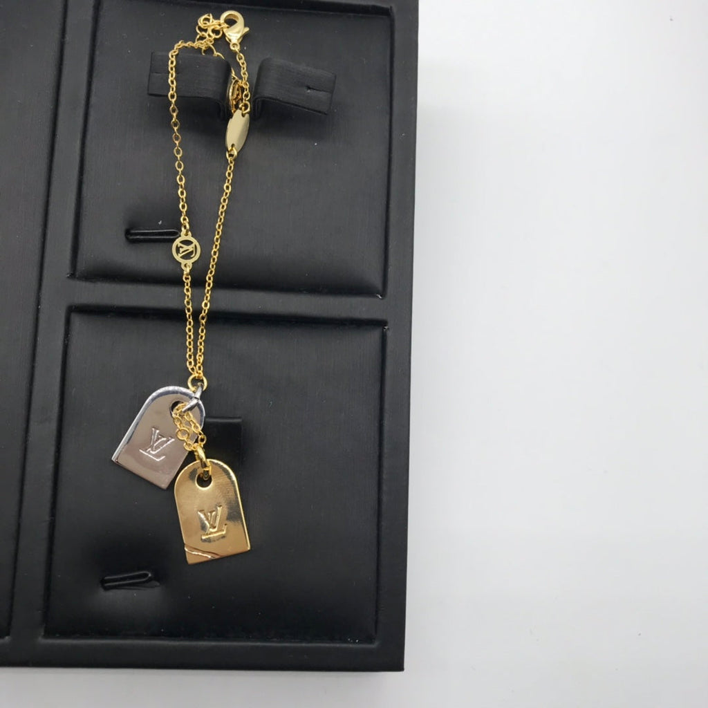 BG - Holiday Necklace louis vuitton029