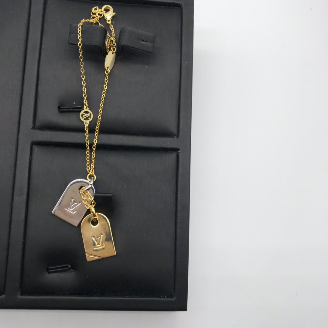 BG - Holiday Necklace louis vuitton029