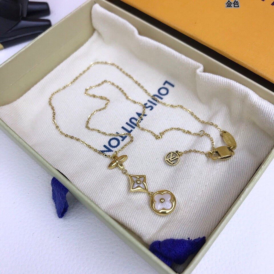 BG - Holiday Necklace louis vuitton023
