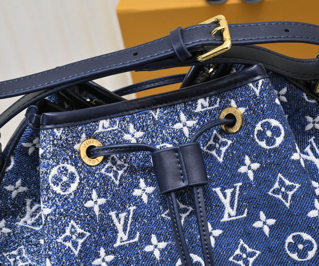 Luxury Bags Louis Vuitton  875