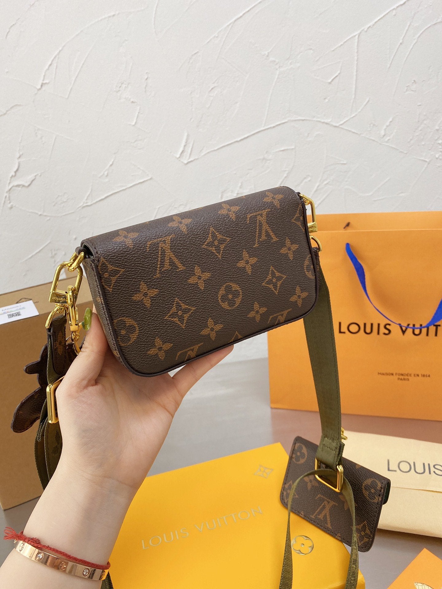 Designer Handbags louis vuitton 066