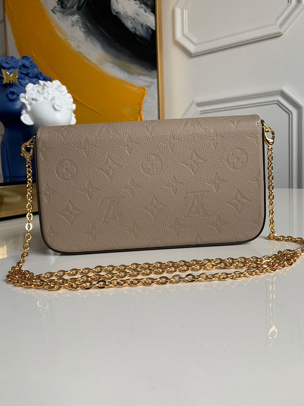 Louis Vuitton Luxury Bags 1819
