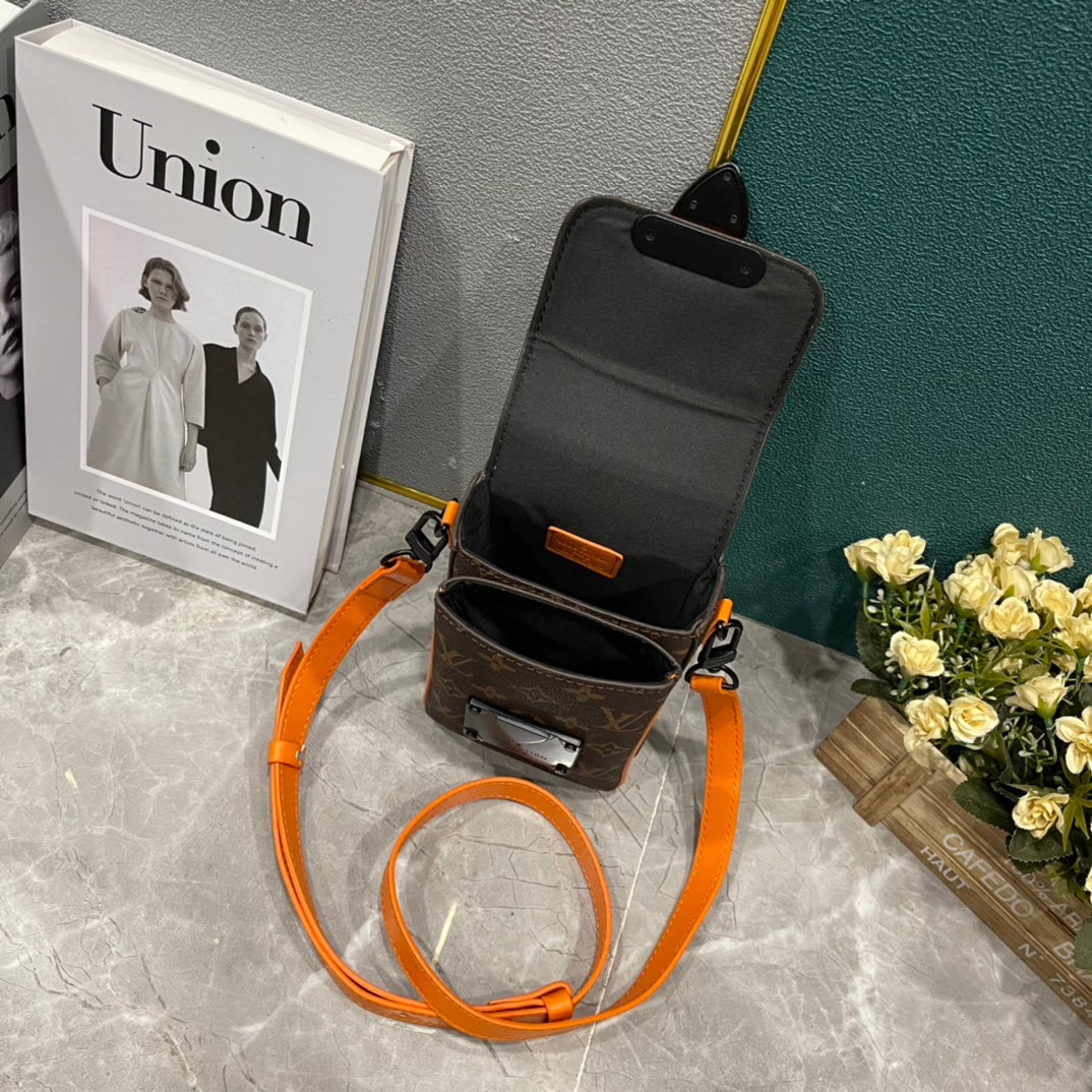 Luxury Bags Louis Vuitton  805