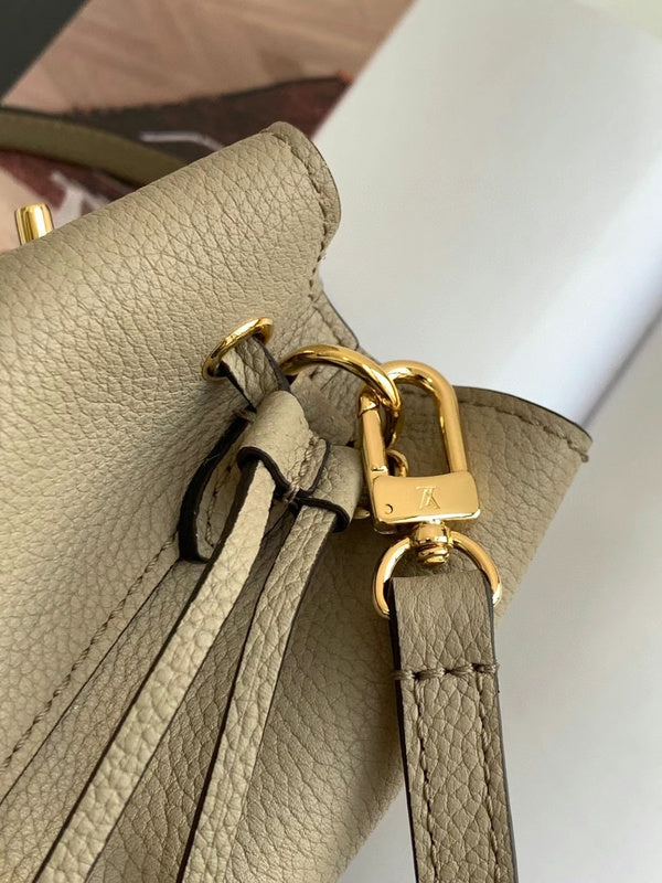 Louis Vuitton Luxury Bags 2582