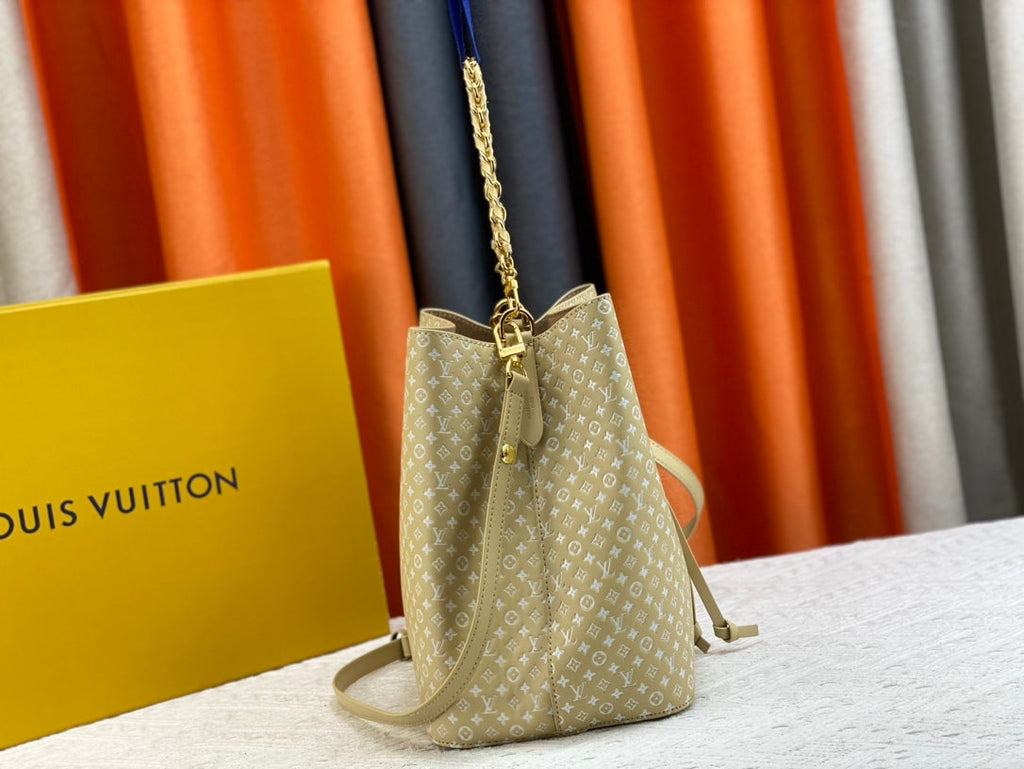 Luxury Bags Louis Vuitton  872