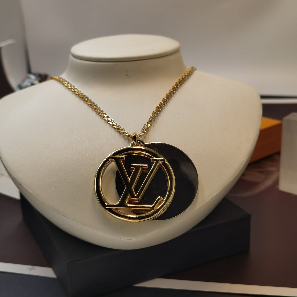 BG - Holiday Necklace louis vuitton030