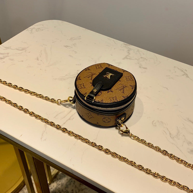 Louis Vuitton Luxury Bags 1883
