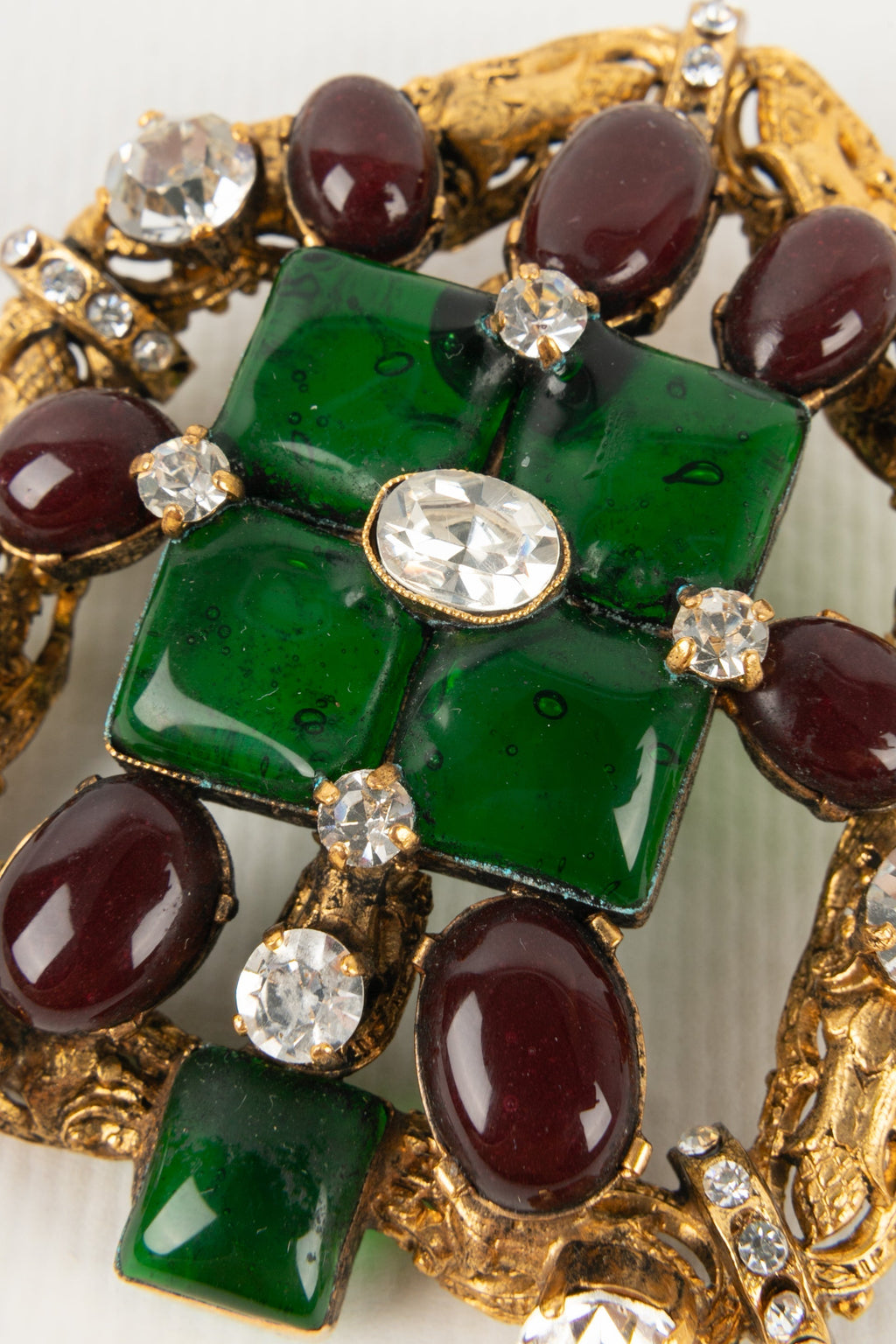Collier en p��te de verre Chanel