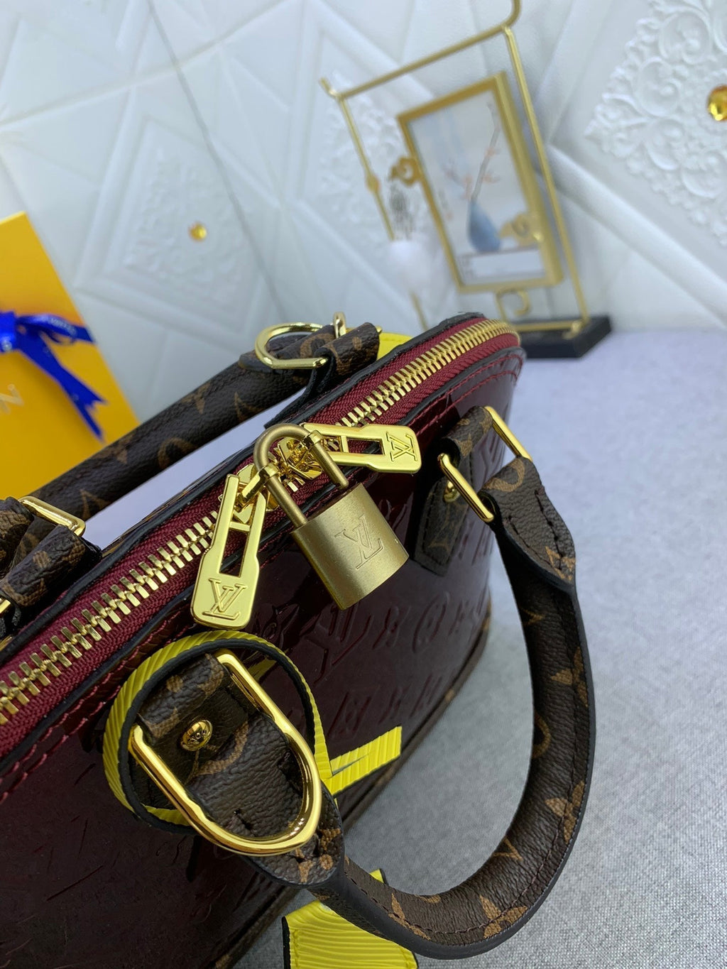 Luxury Bags Louis Vuitton  837