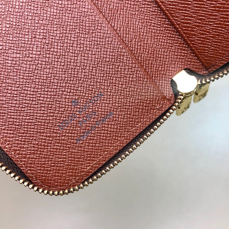 Louis Vuitton Luxury Bags 2438