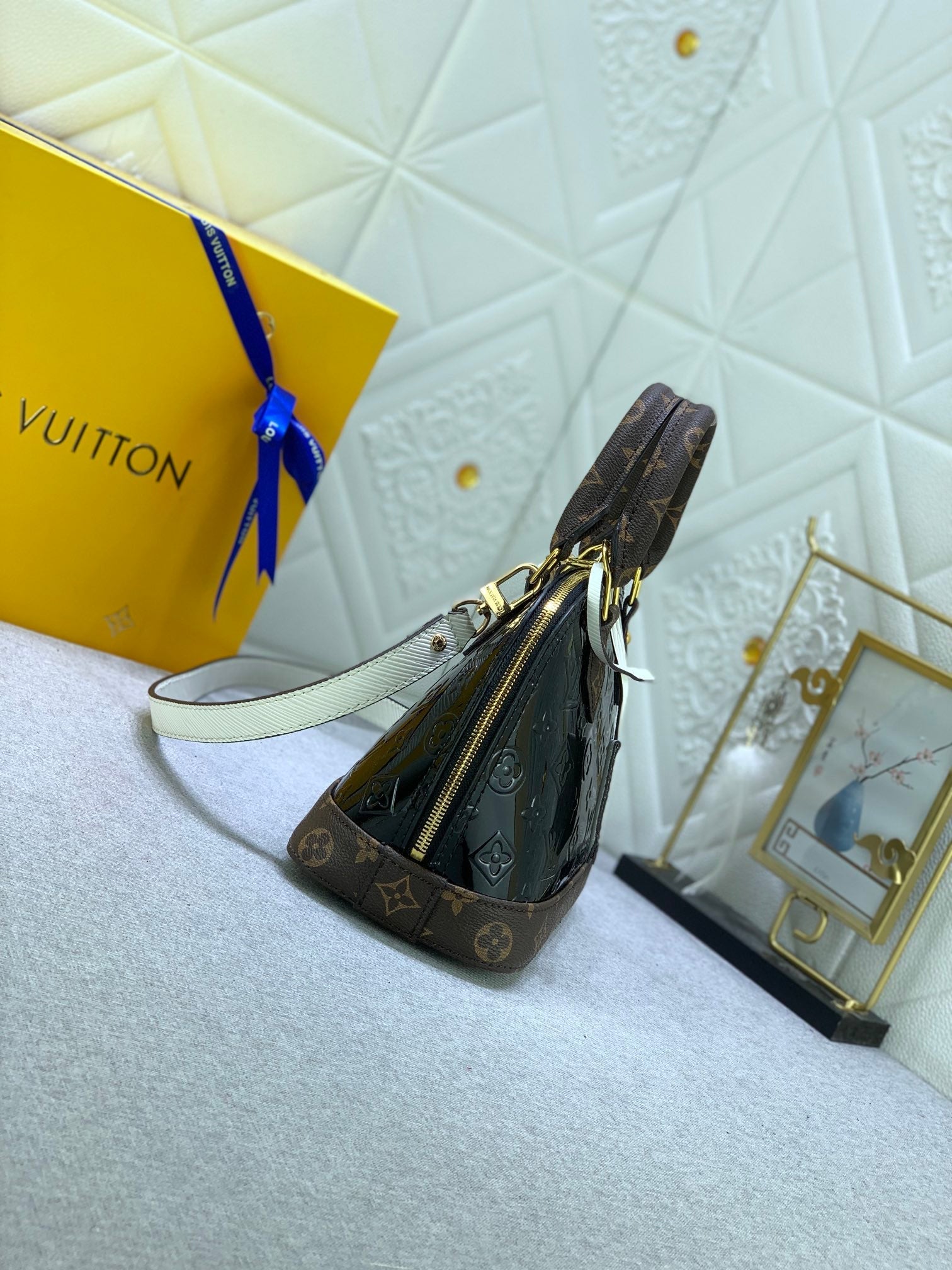 Luxury Bags Louis Vuitton  839