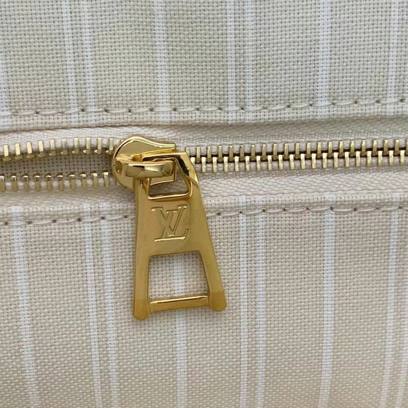 Louis Vuitton Luxury Bags 2497