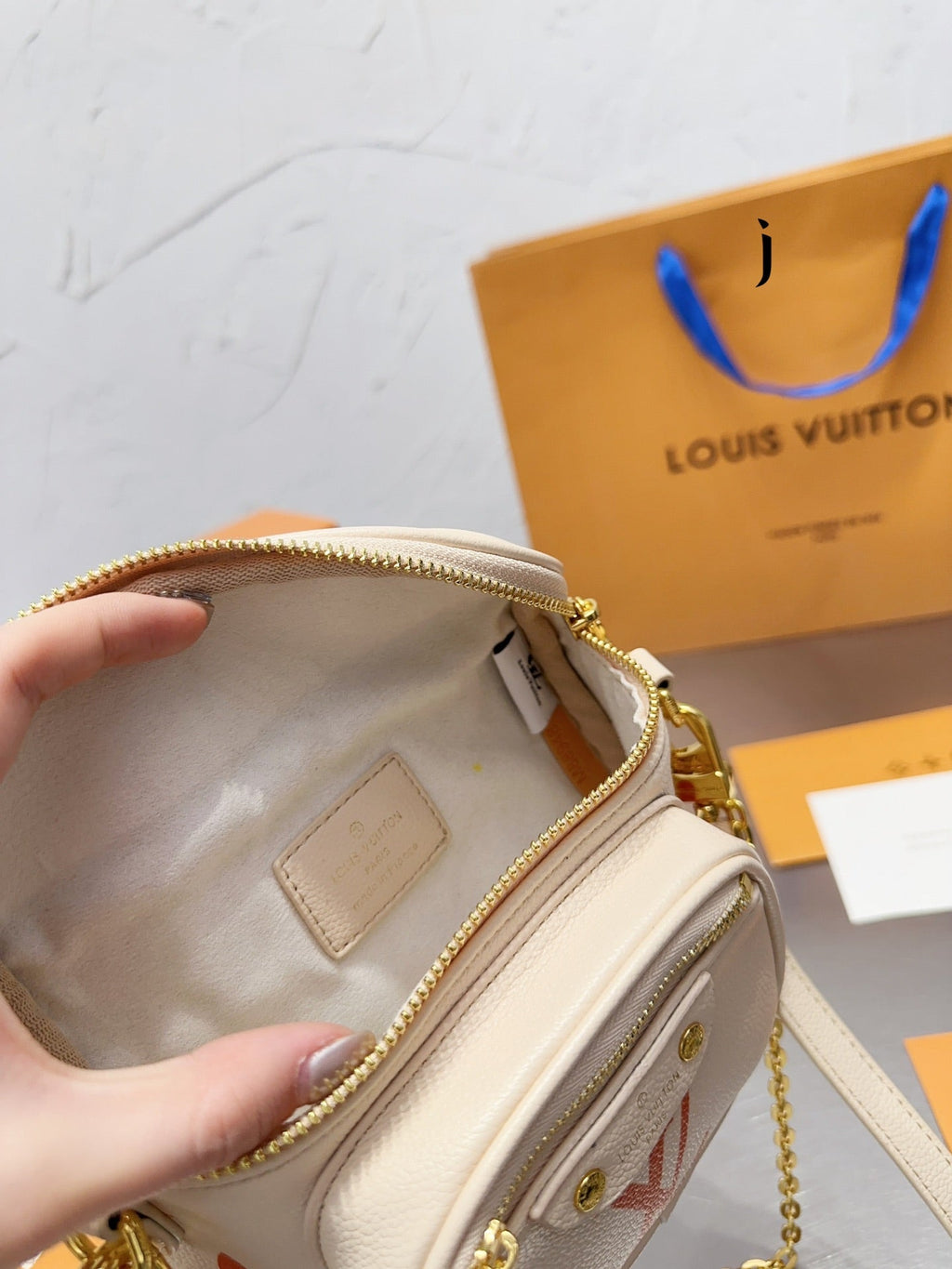 Luxury Bags Louis Vuitton  841