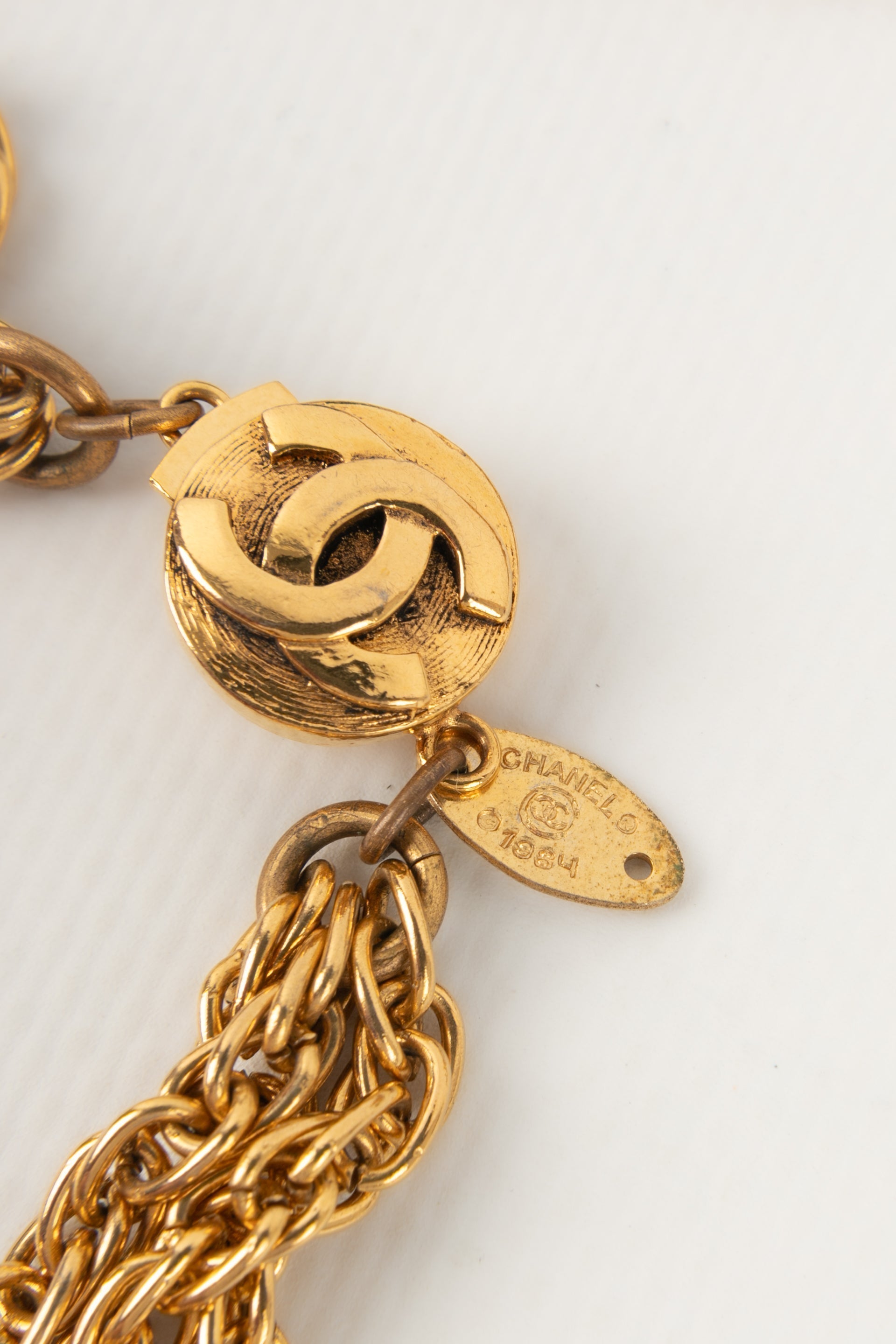 Collier dor�� Chanel 1984