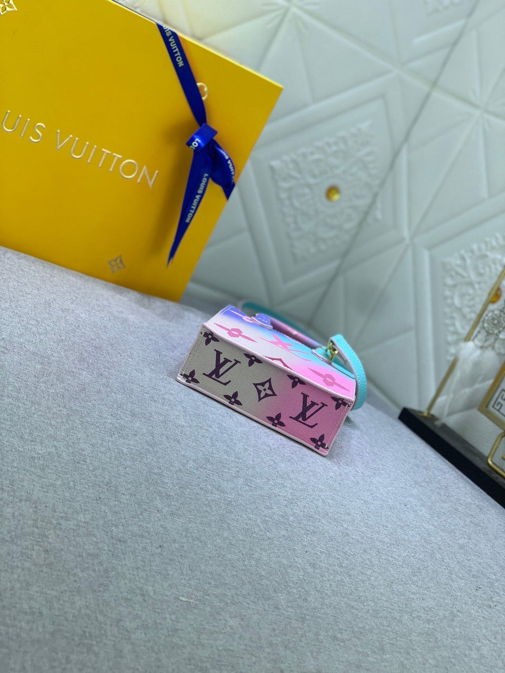 Luxury Bags Louis Vuitton  824