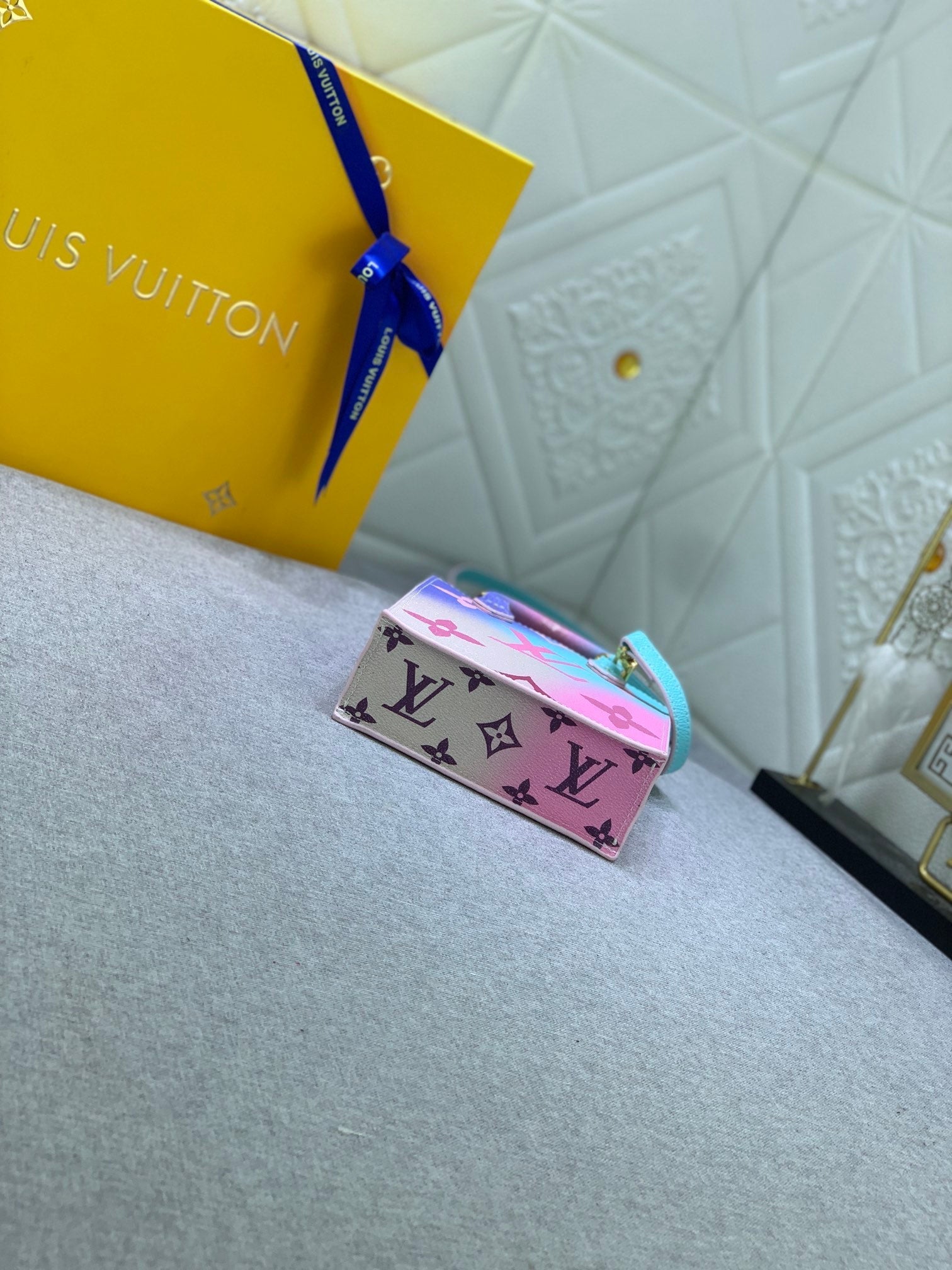 Luxury Bags Louis Vuitton  824