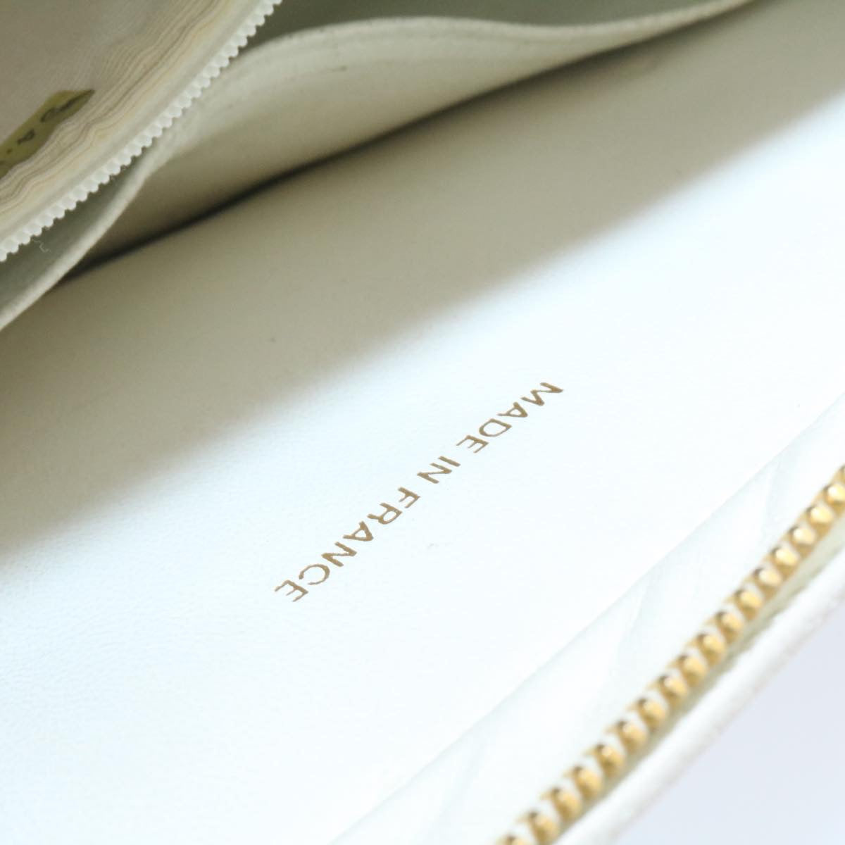 CHANEL Matelasse Chain Shoulder Bag Caviar Skin Gold White CC  am1370gA