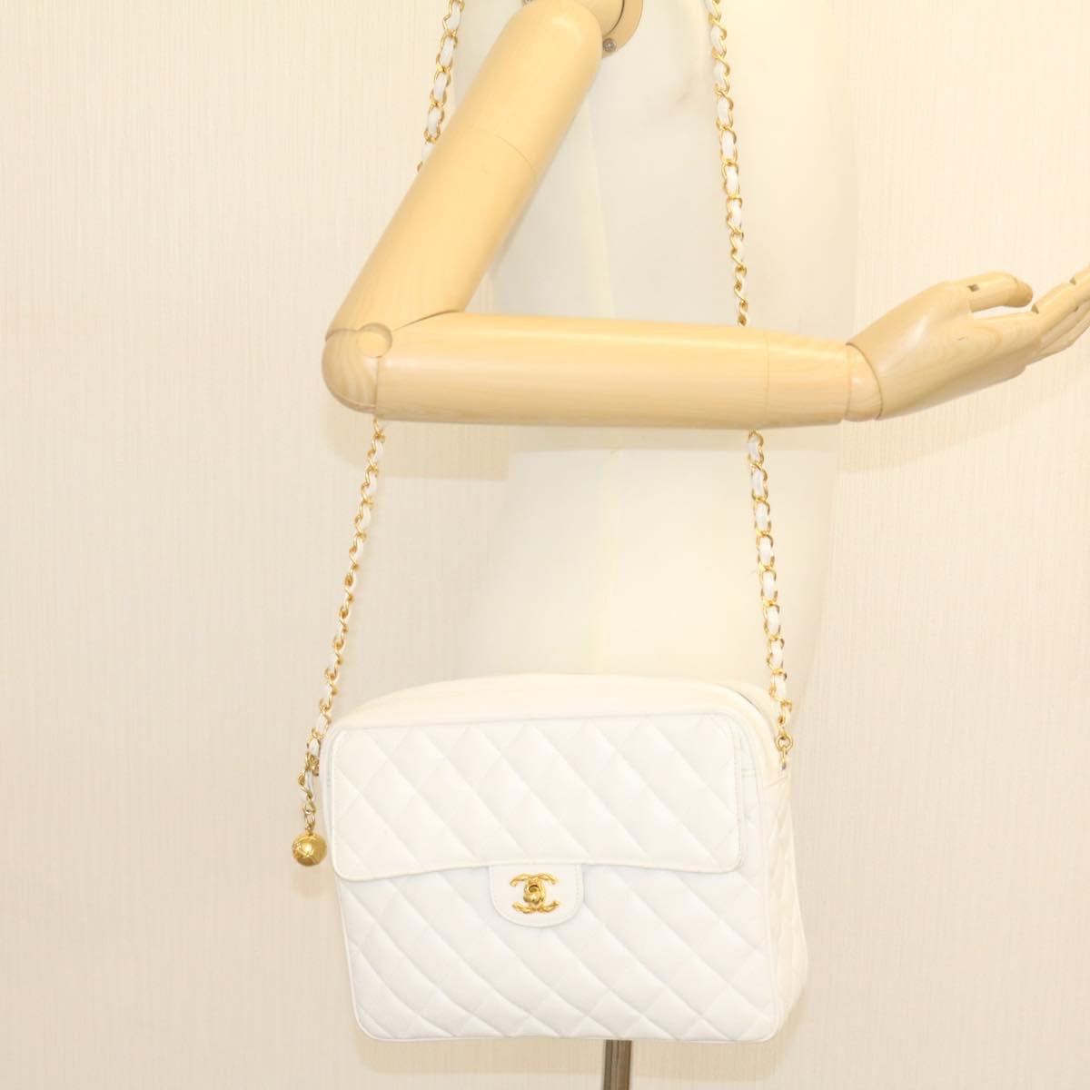 CHANEL Matelasse Chain Shoulder Bag Caviar Skin Gold White CC  am1370gA