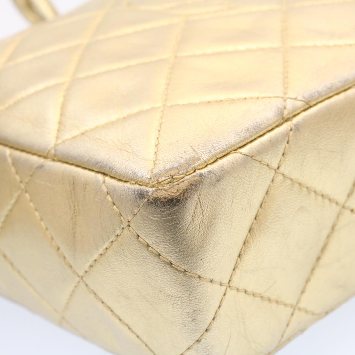 CHANEL Lamb Skin Matelasse Shoulder Bag Gold CC  am1684gA