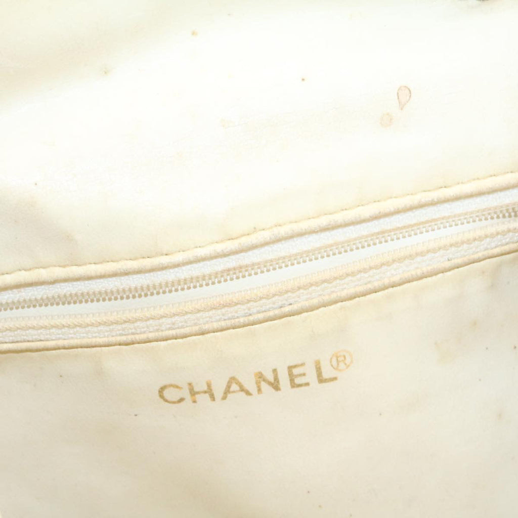CHANEL Caviar Skin Matelasse Backpack White CC  am1922gA