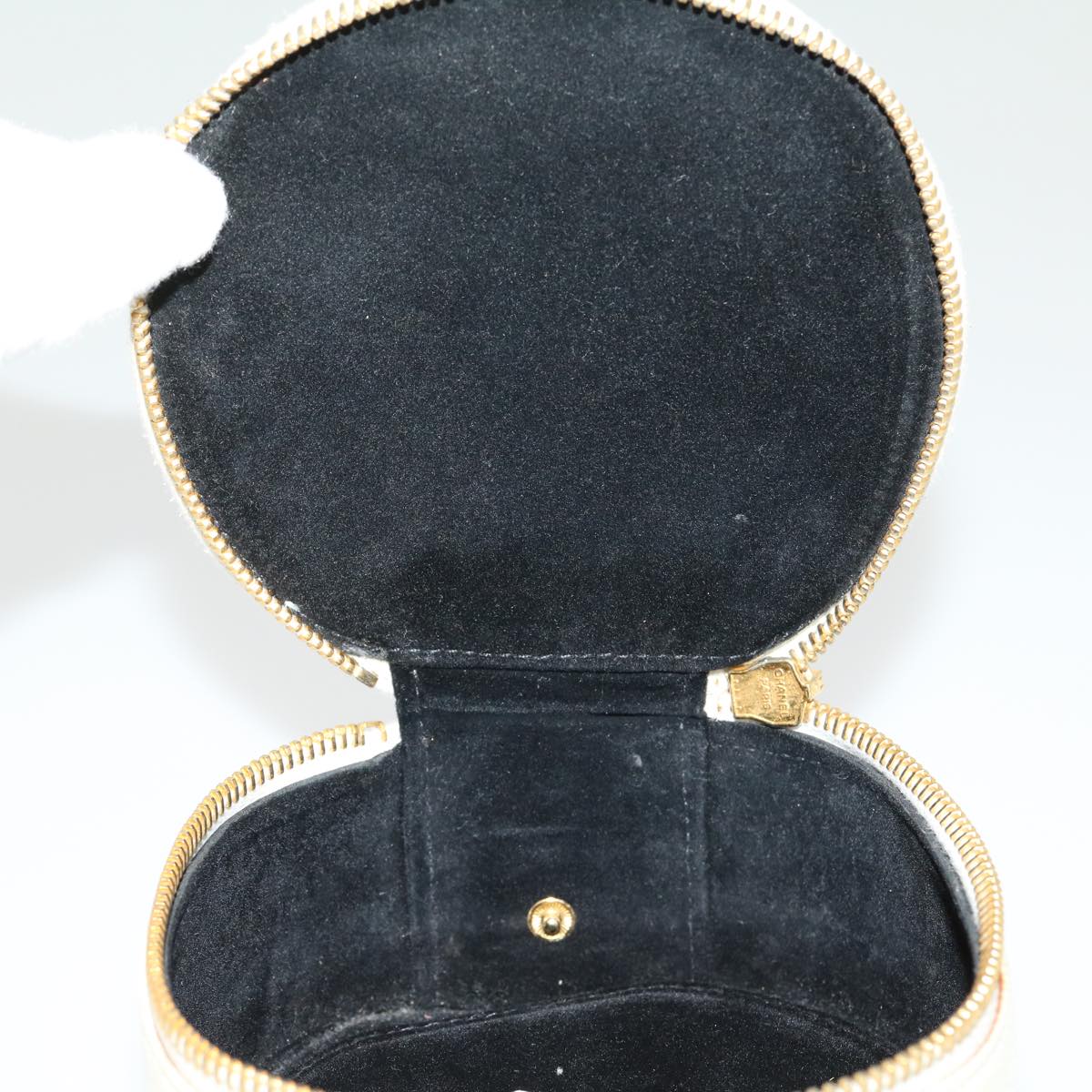 CHANEL Accessory Case Caviar Skin White CC Auth am2700gA