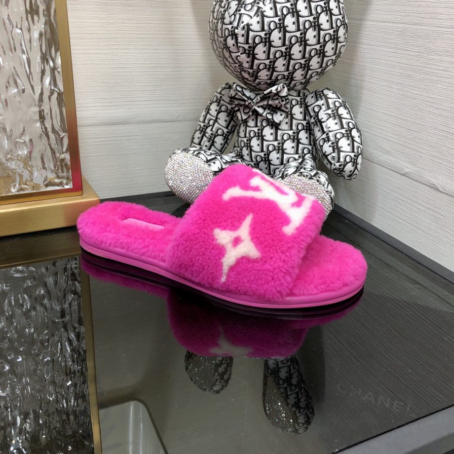 louis vuitton Women's Magnetic Flat Mule Pink For Women LV