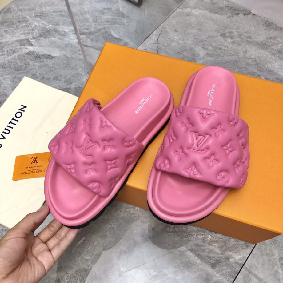 louis vuitton Women's Pool Pillow Flat Comfort Mule Pink For Women LV