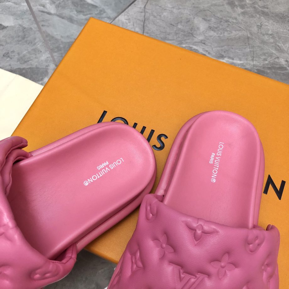 louis vuitton Women's Pool Pillow Flat Comfort Mule Pink For Women LV