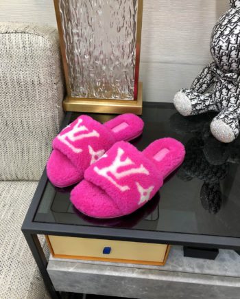 louis vuitton Women's Magnetic Flat Mule Pink For Women LV