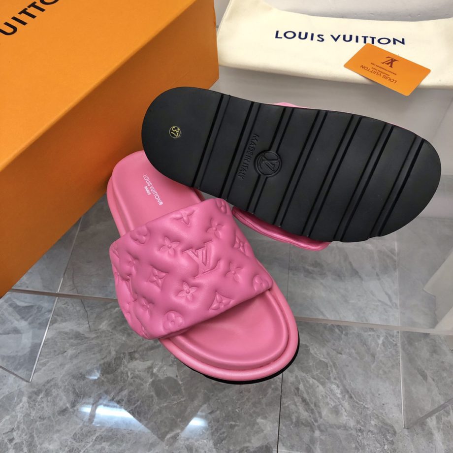 louis vuitton Women's Pool Pillow Flat Comfort Mule Pink For Women LV