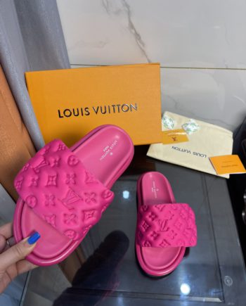 louis vuitton Women's Pool Pillow Comfort Flat Mule Fuchsia Pink For Women 1AA1DO