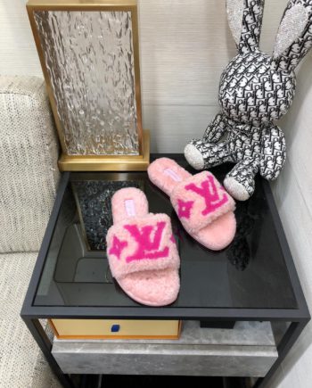 louis vuitton Women's Magnetic Flat Mule Pink For Women LV