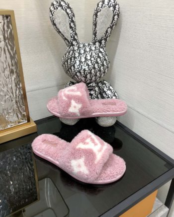 louis vuitton Women's Magnetic Flat Mule Light Pink For Women 1AA1UH