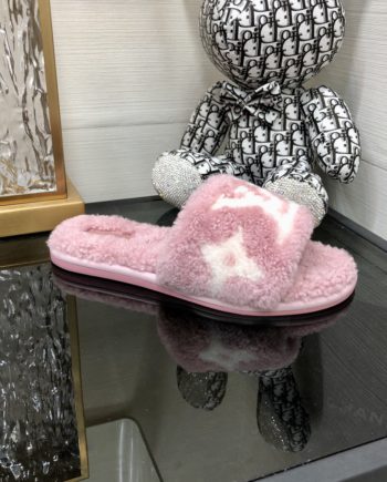 louis vuitton Women's Magnetic Flat Mule Light Pink For Women 1AA1UH