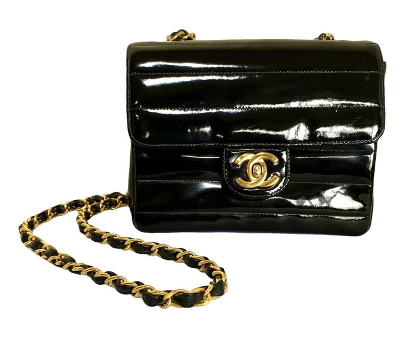 CHANEL Vintage patent enamel black 2