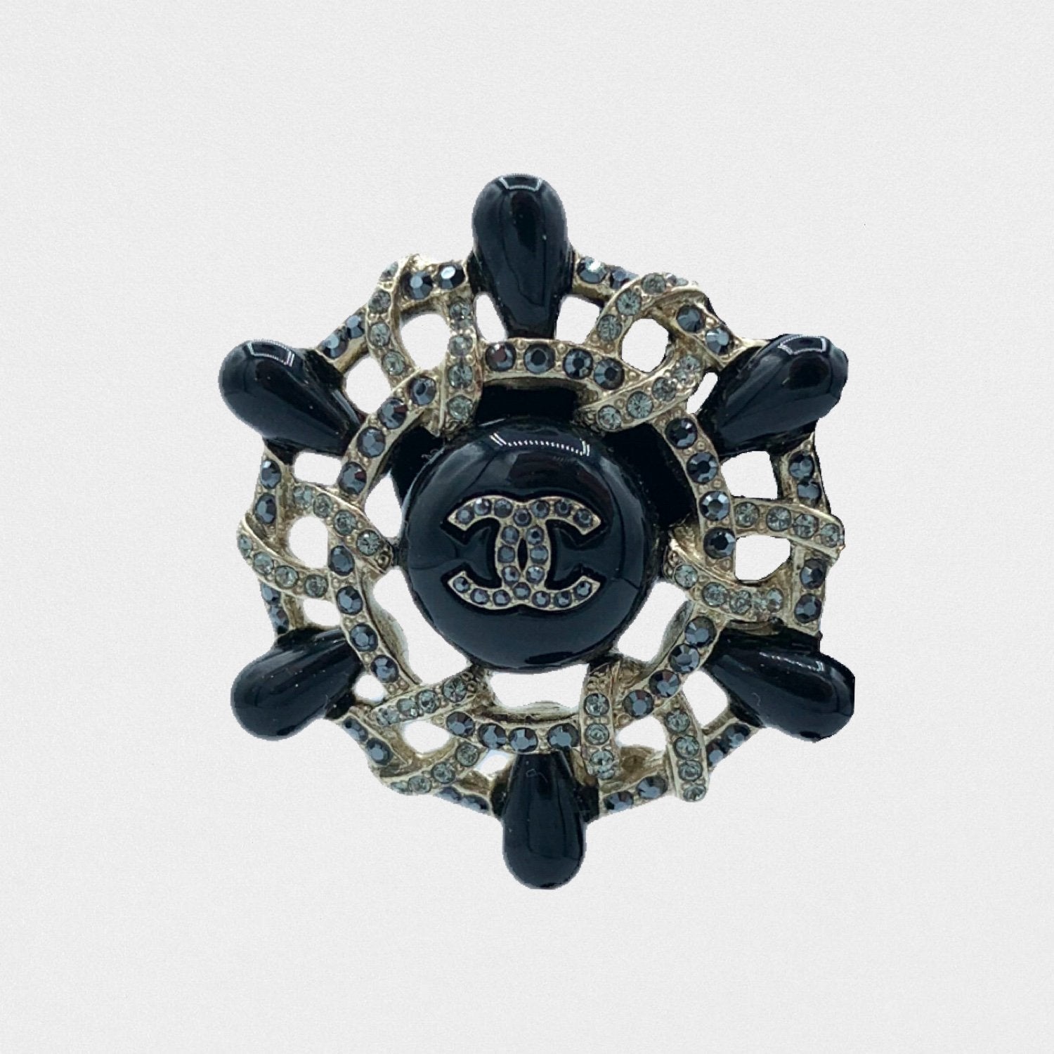 Chanel round earrings - M��tiers d'art Hambourg 2017/2018