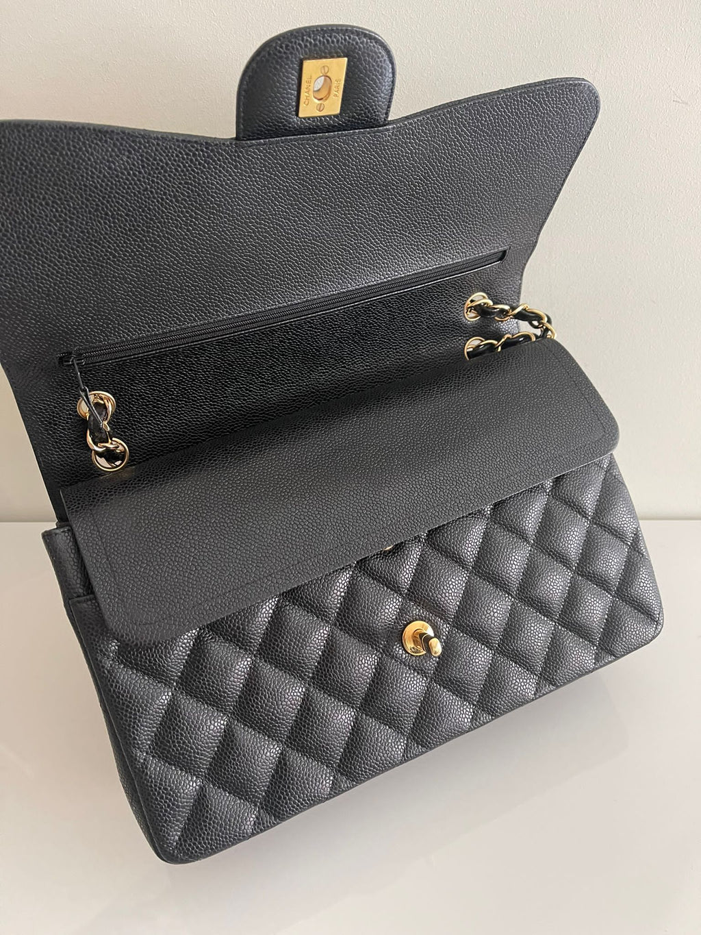 CHANEL Jumbo Classic Double Flap Caviar Black