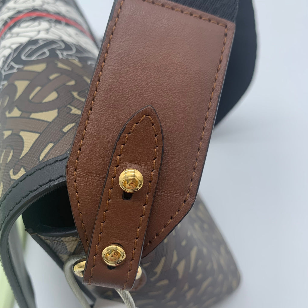 Handbag Luxury Designer By Burberry  Size: Medium