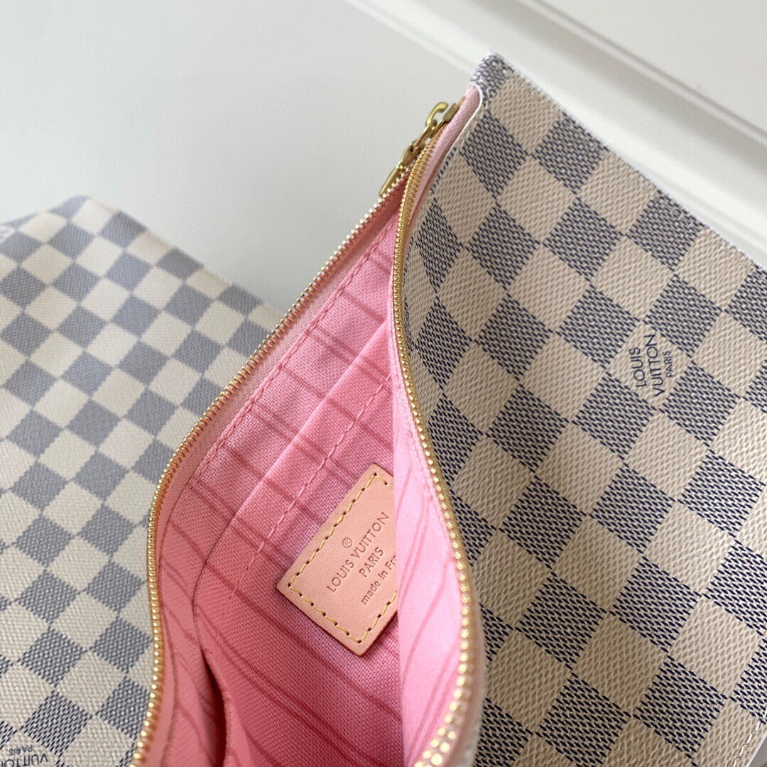 Louis Vuitton Neverfull MM Tote Bag