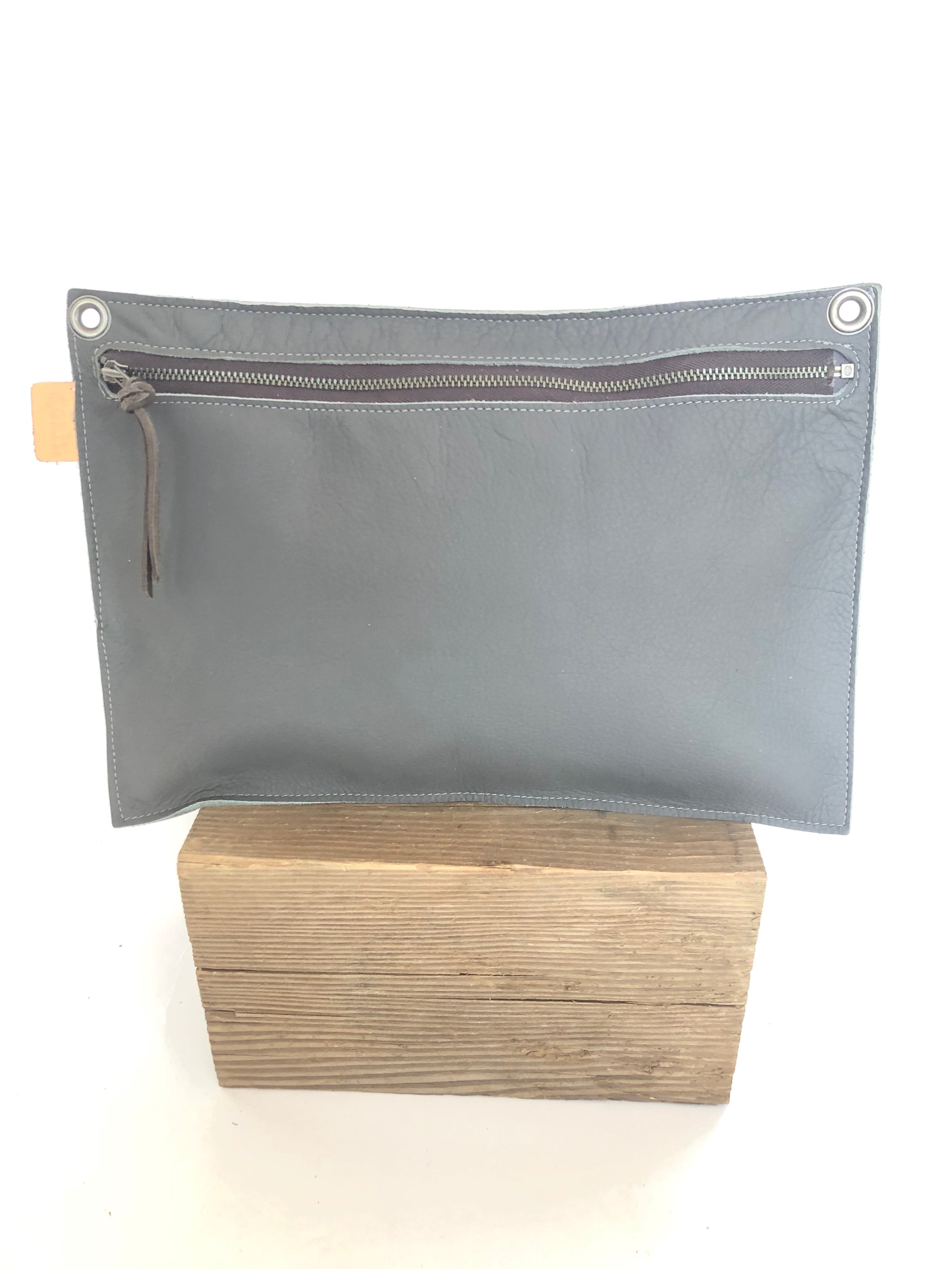 Medium leather zip portfolio