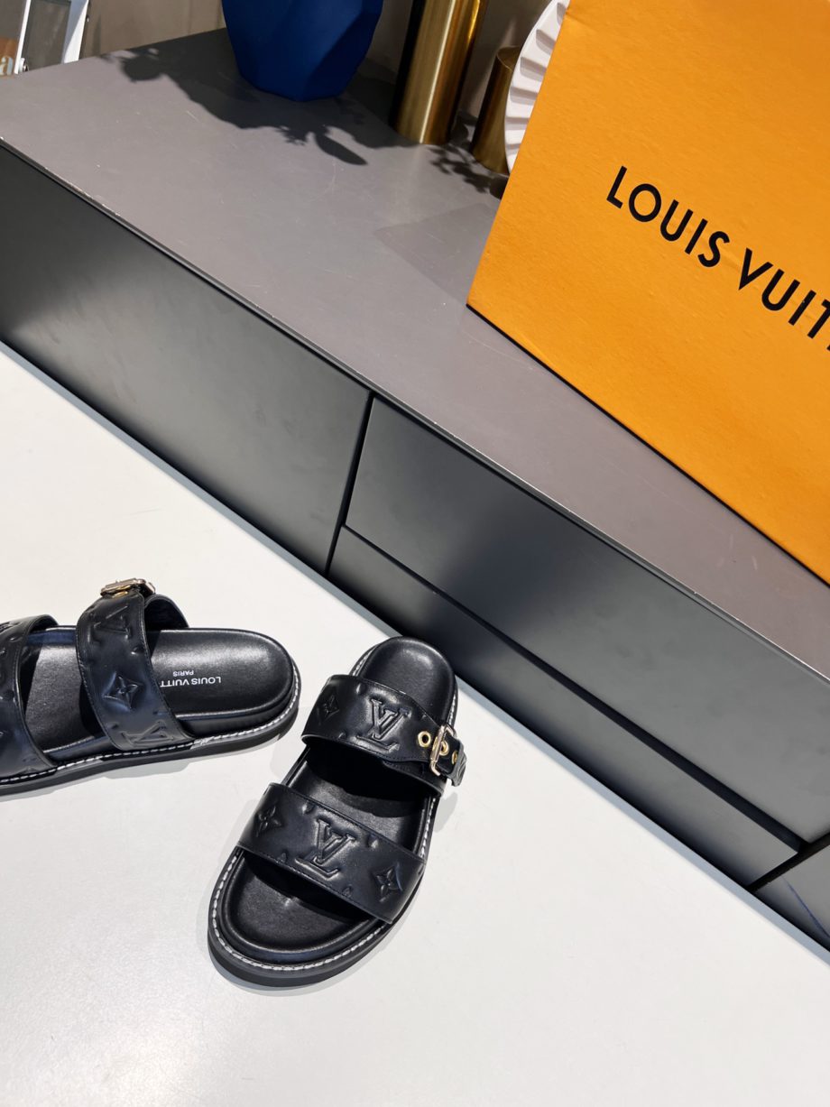 louis vuitton Women's Bom Dia Flat Mule Black For Women