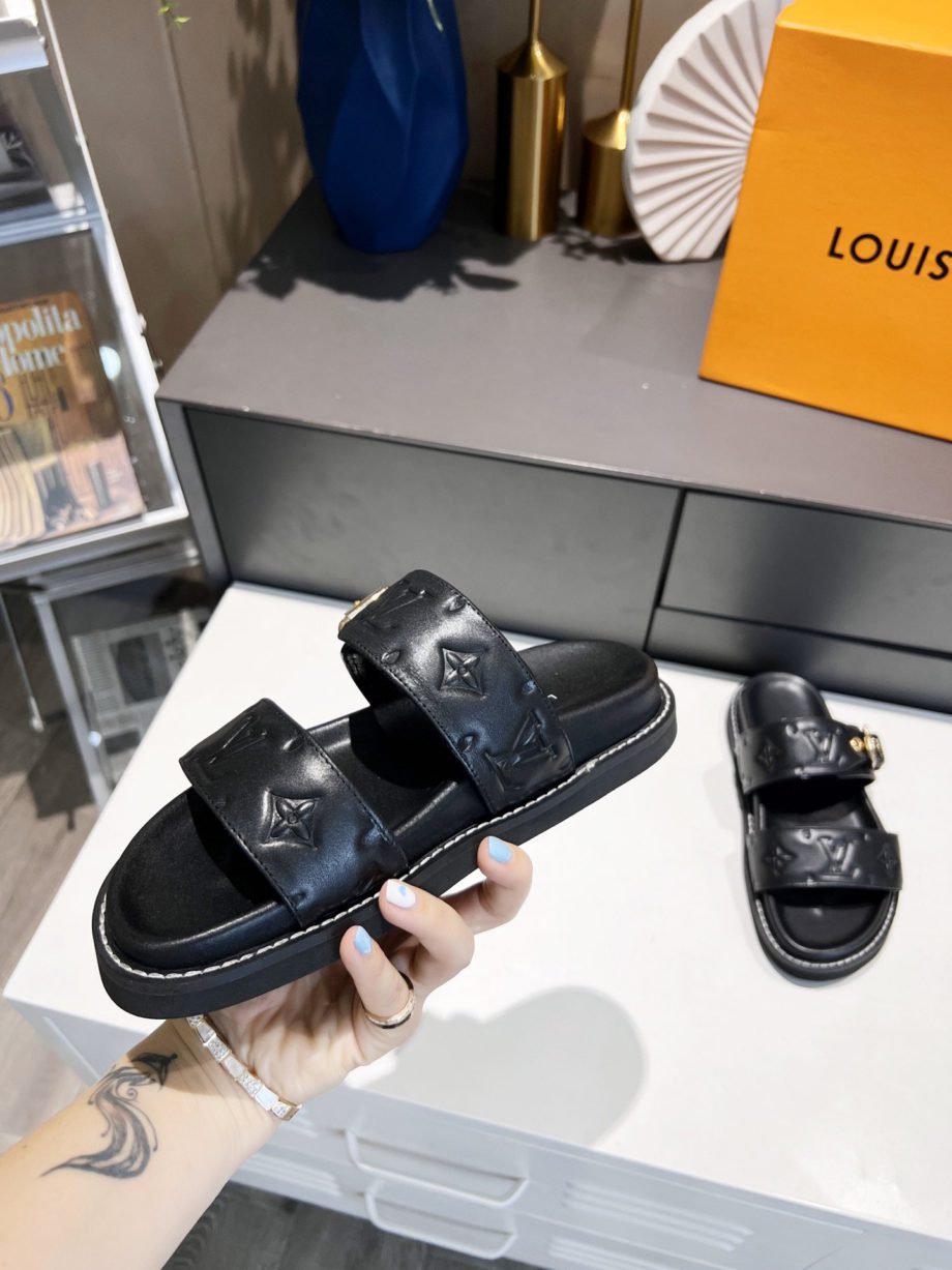 louis vuitton Women's Bom Dia Flat Mule Black For Women
