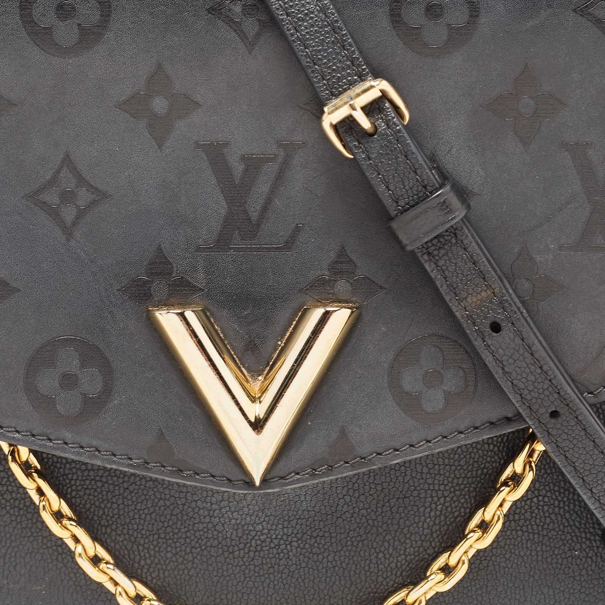 LOUIS VUITTON Black Monogram Leather Very Messenger Bag